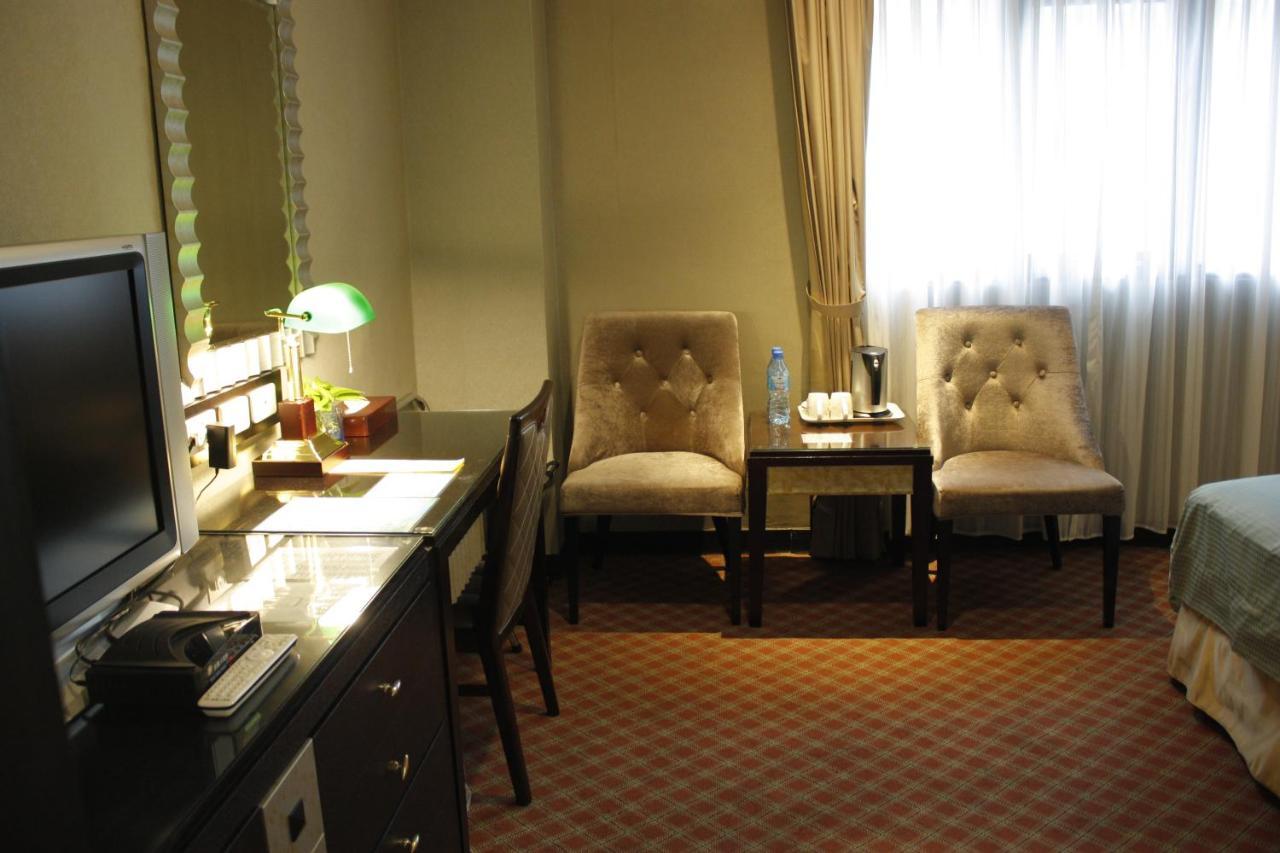 Astar Hotel Tajpej Buitenkant foto