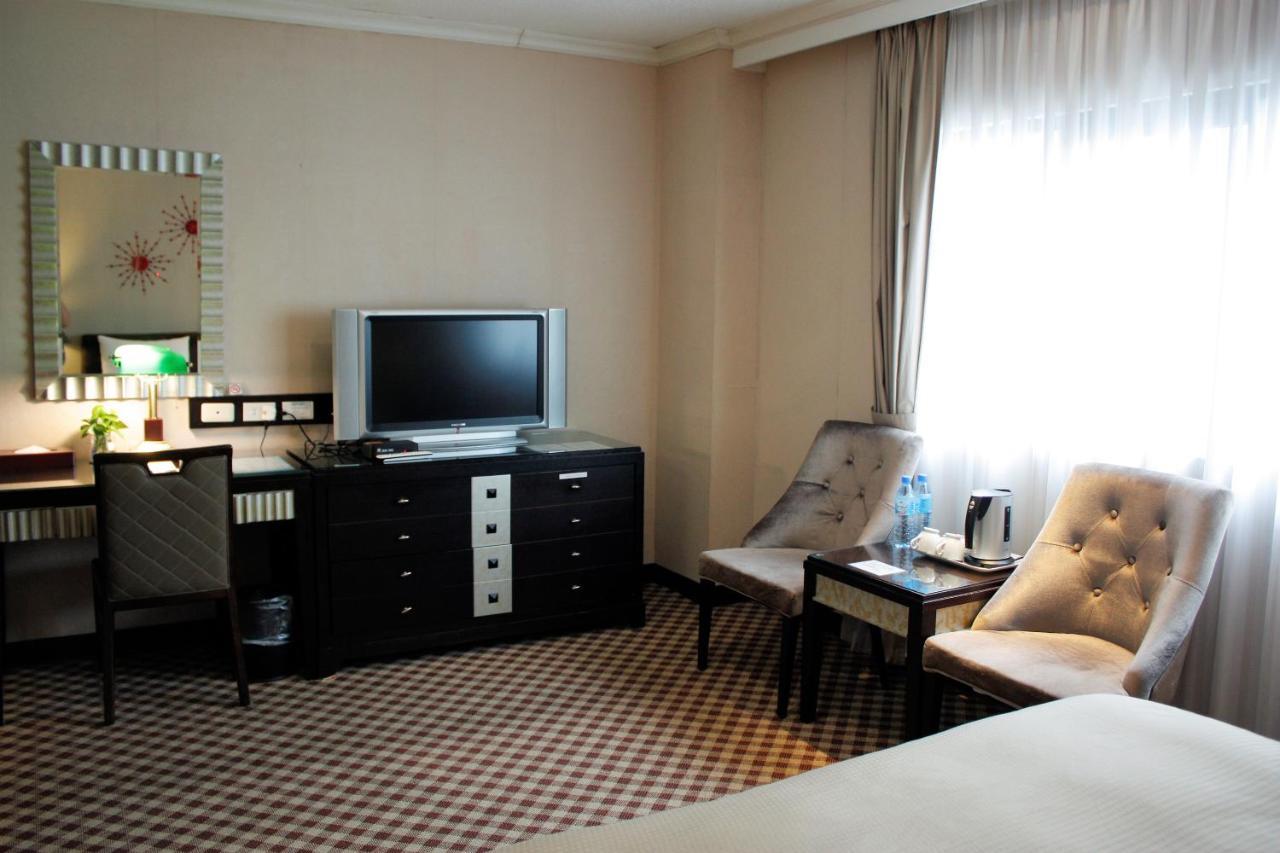 Astar Hotel Tajpej Buitenkant foto